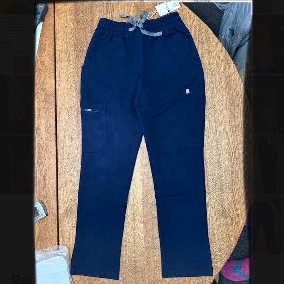 FIGS, High Waisted Dowa Scrub Pants, Petite, XXS, Navy Blue, New With Tags - Picture 3 of 6